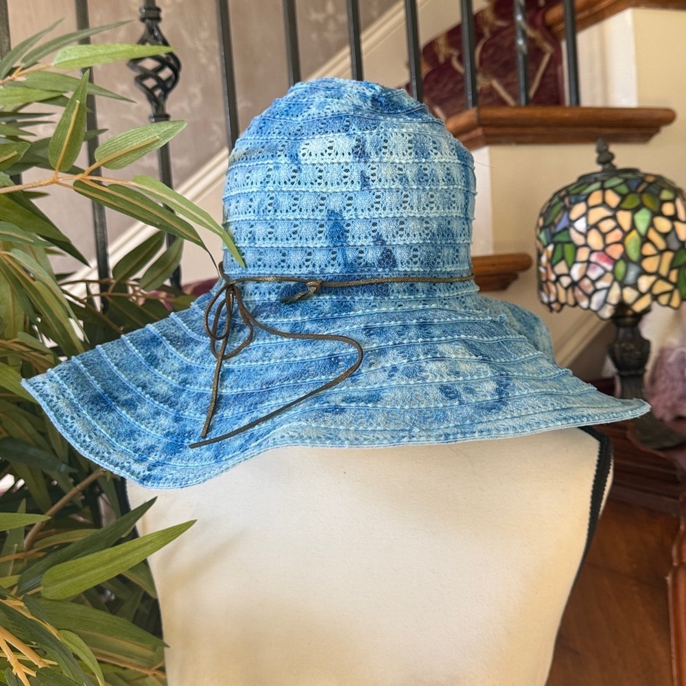 TART ladies, tie-dyed floppy hat very good condition - Picture 9 of 10